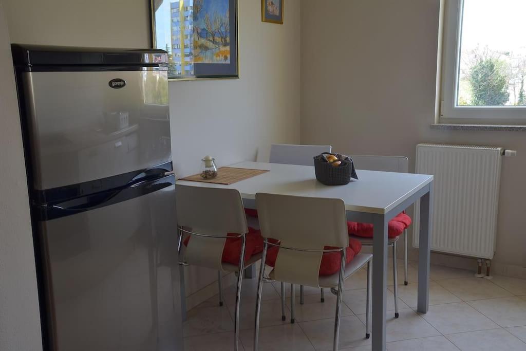 Apartman Ana Pula - Calm, Free Parking, Close To Center מראה חיצוני תמונה