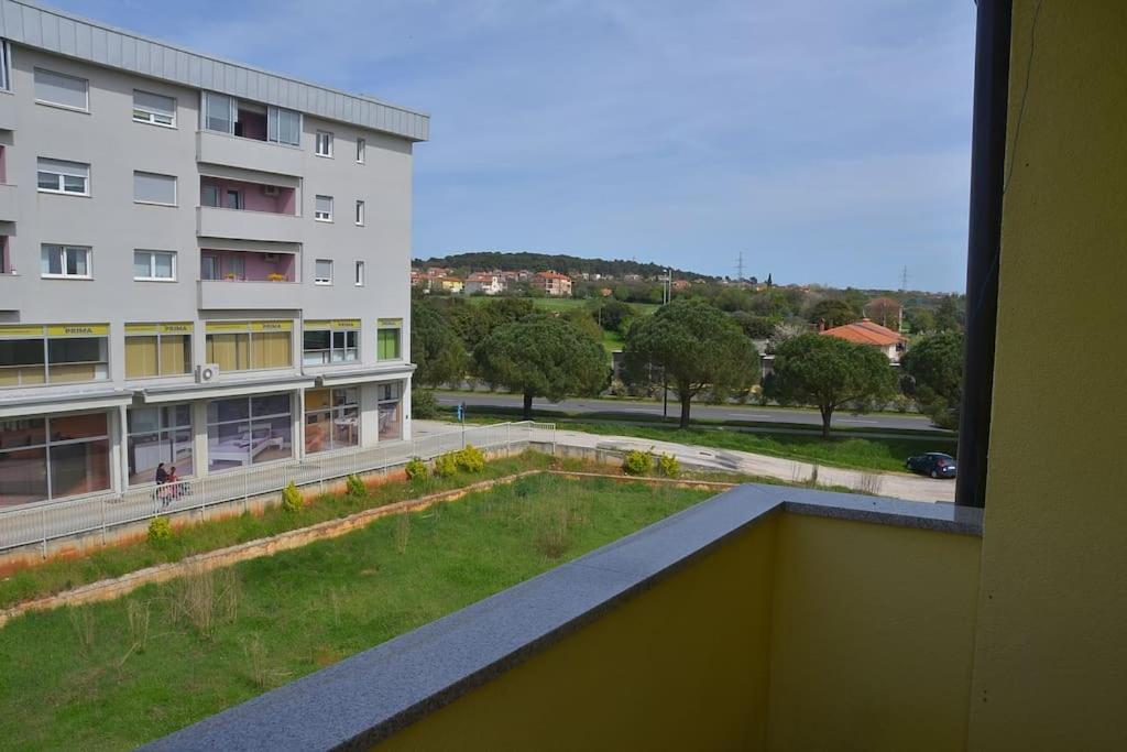 Apartman Ana Pula - Calm, Free Parking, Close To Center מראה חיצוני תמונה
